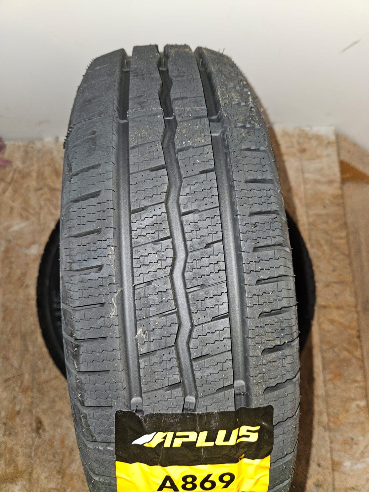 Pneu hiver APLUS A869 – 165/70 R14C 89/87R (la paire) Ma boutique